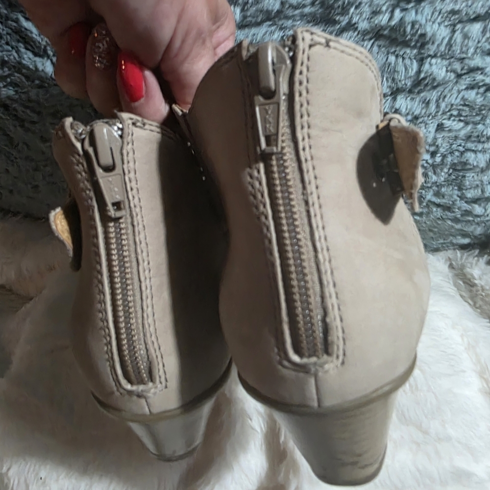 Earth shoes Virgo laser cut leather heels sandals Beige Size 8 - Picture 3 of 5